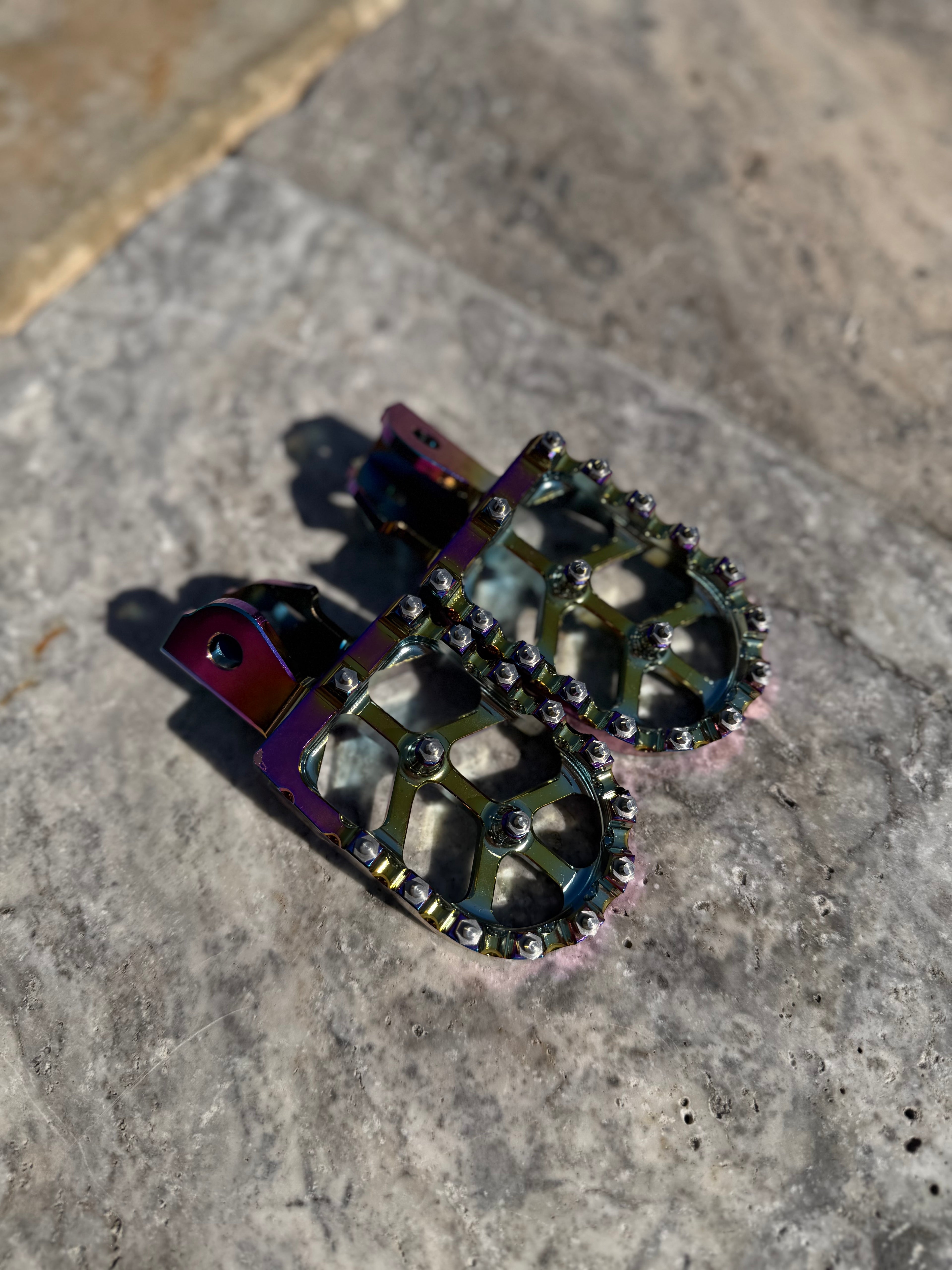 Neochrome Foot Pegs LBX/Eride Pro/Talaria